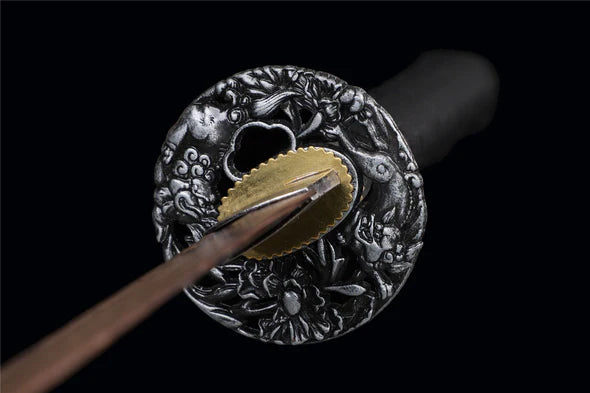 Tsuba-Katana-Volcanique-Bois